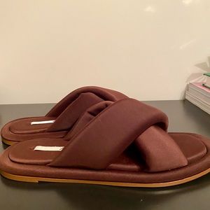 NWOT Zara Slides